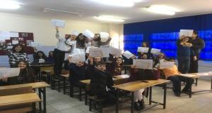 Karneler Dağıtılıyor