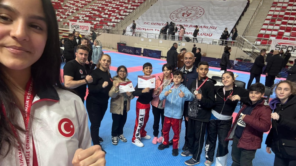 KICK BOKS YILDIZ ERKEKLERDE TÜRKİYE ÜÇÜNCÜSÜYÜZ